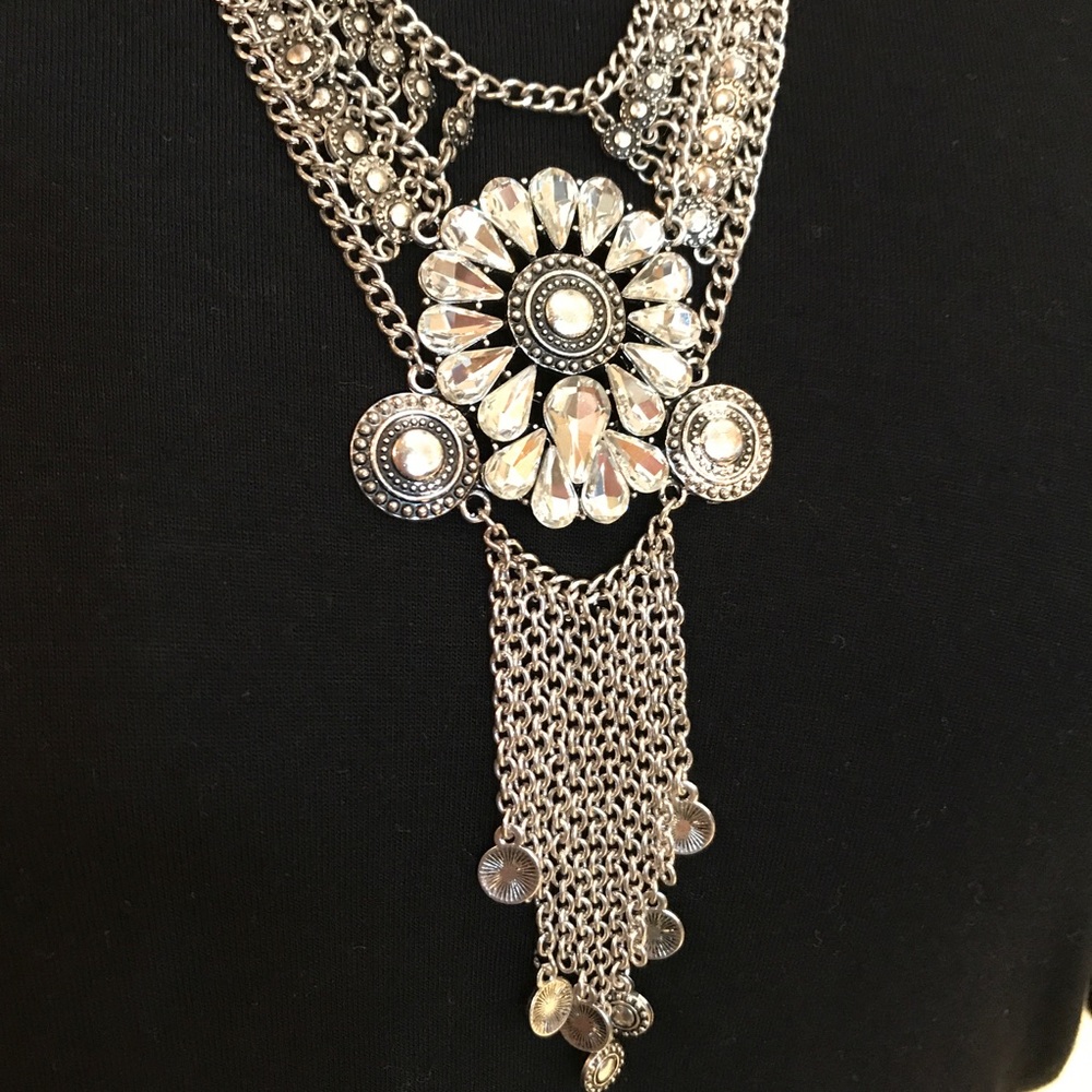 Silver statement necklace w/ earrings tarnished